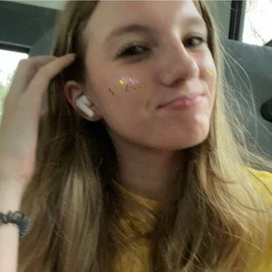 Meet your Posher, Hailey